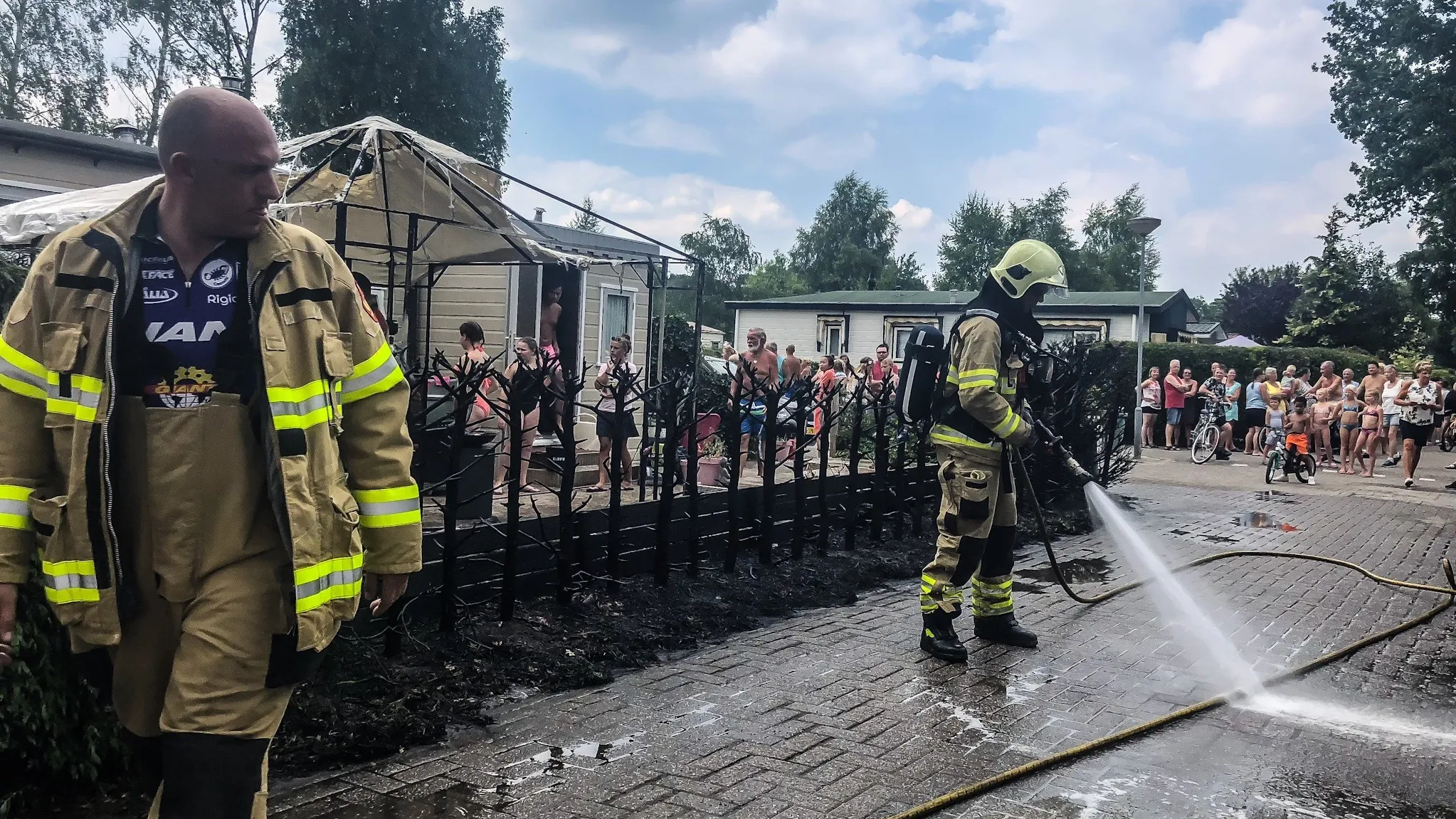 18070695 27898 newsunited