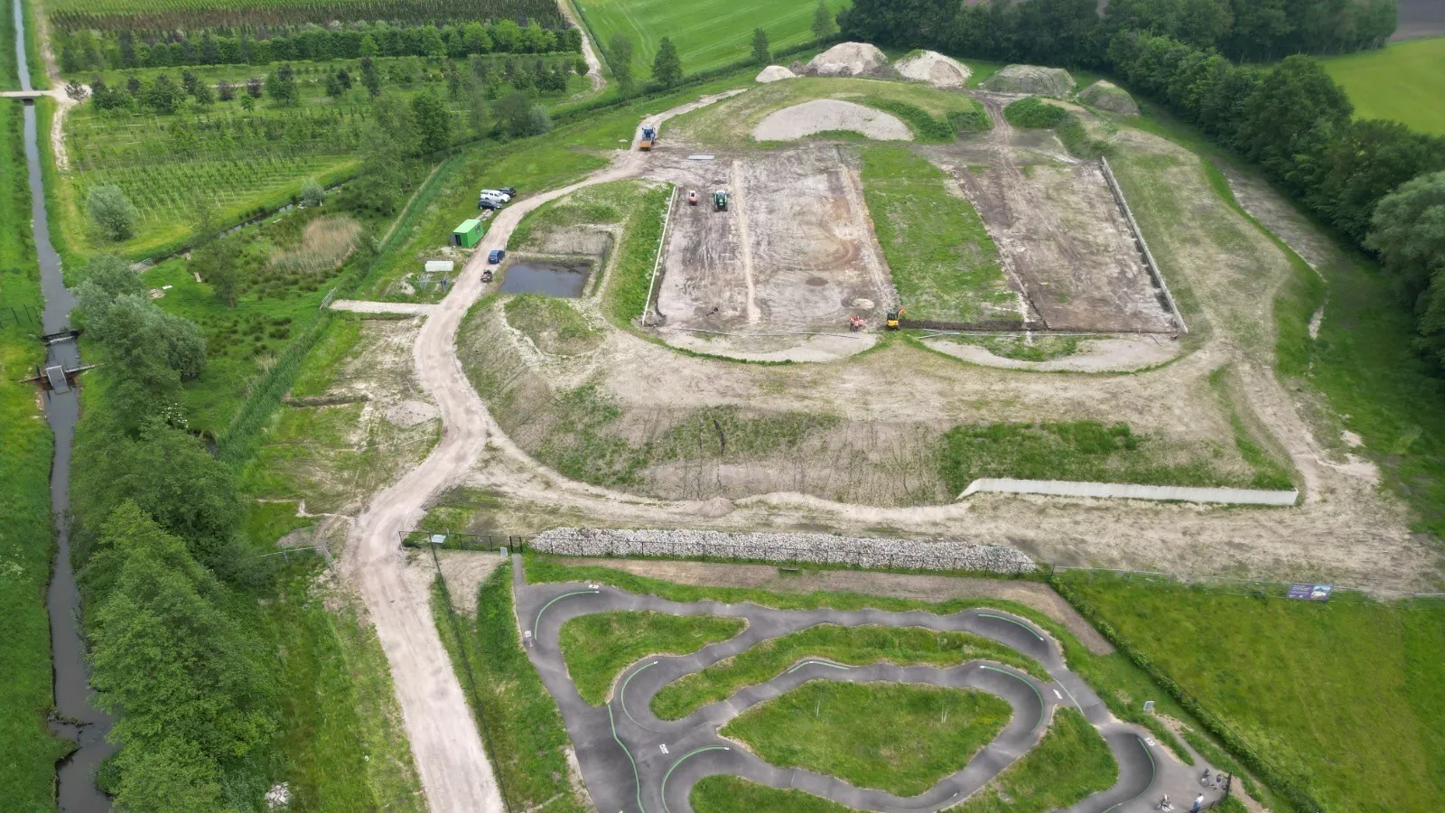 aanleg fietscrossterrein hanzeweg 0012