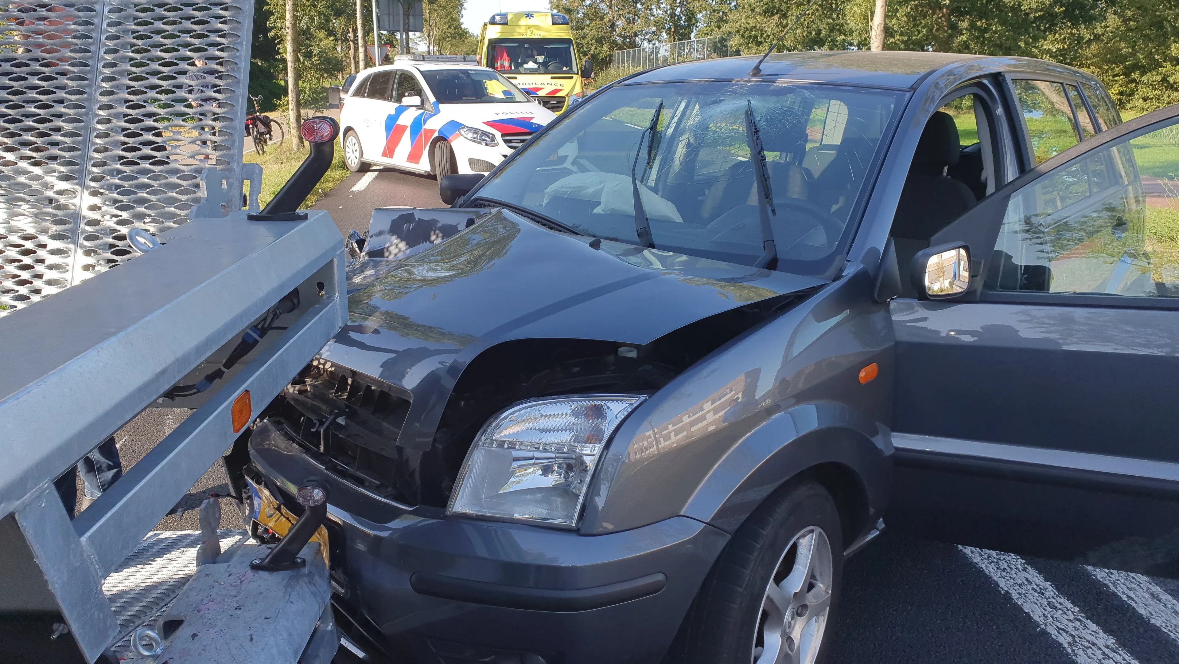 botsing op aanhanger