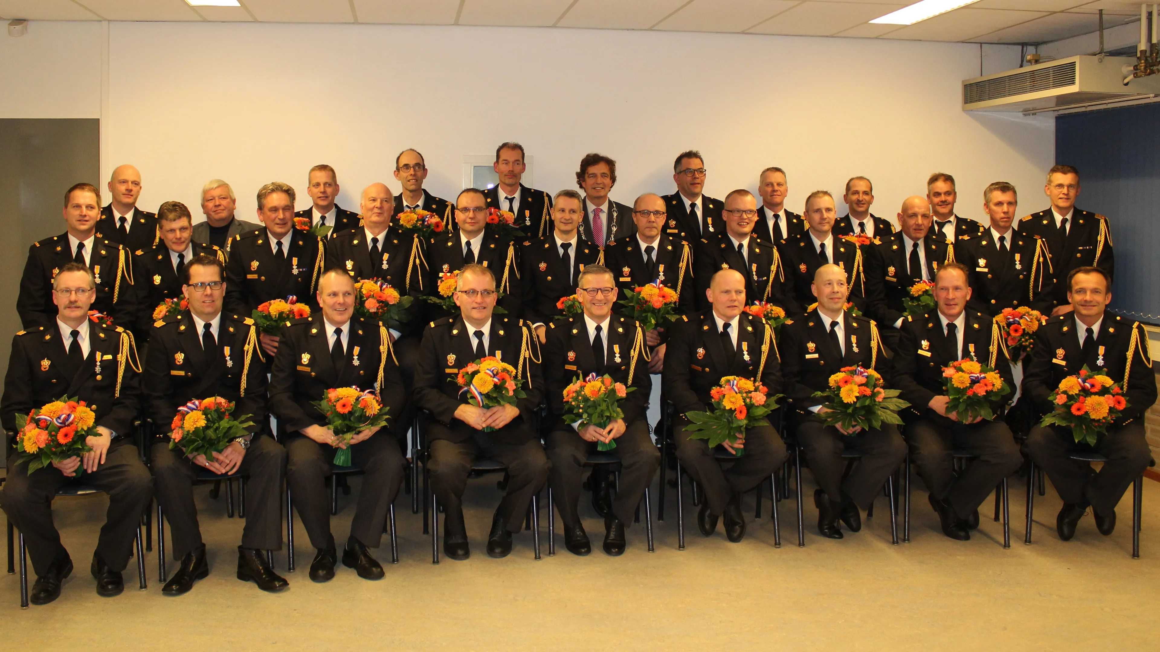 brandweer ede lintjes regen 30 foto chris ouboter