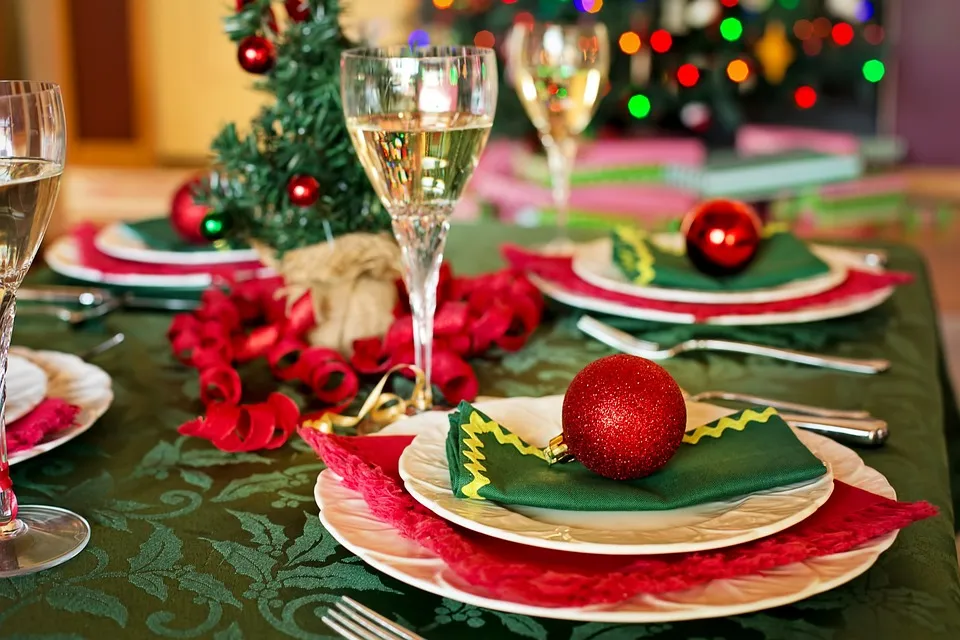 christmas table 1909796 960 720