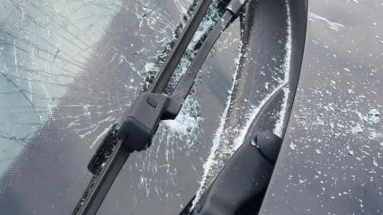 een kapotte autoruit foto facebook veilig de burgt