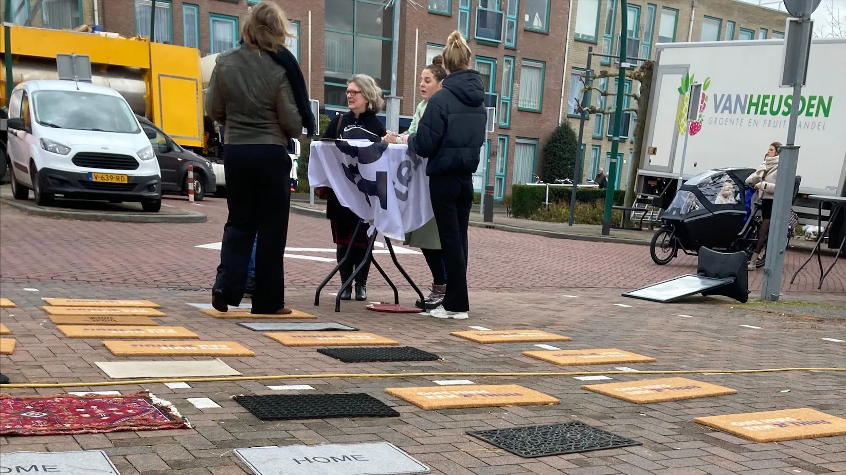 foto bij persbericht deurmattenactie