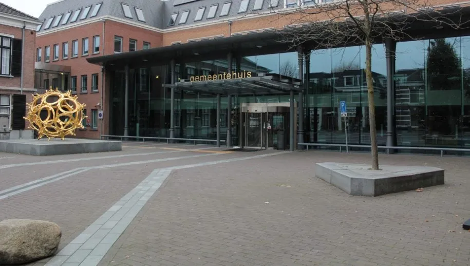 gemeentehuis barneveld winter 915x518 1