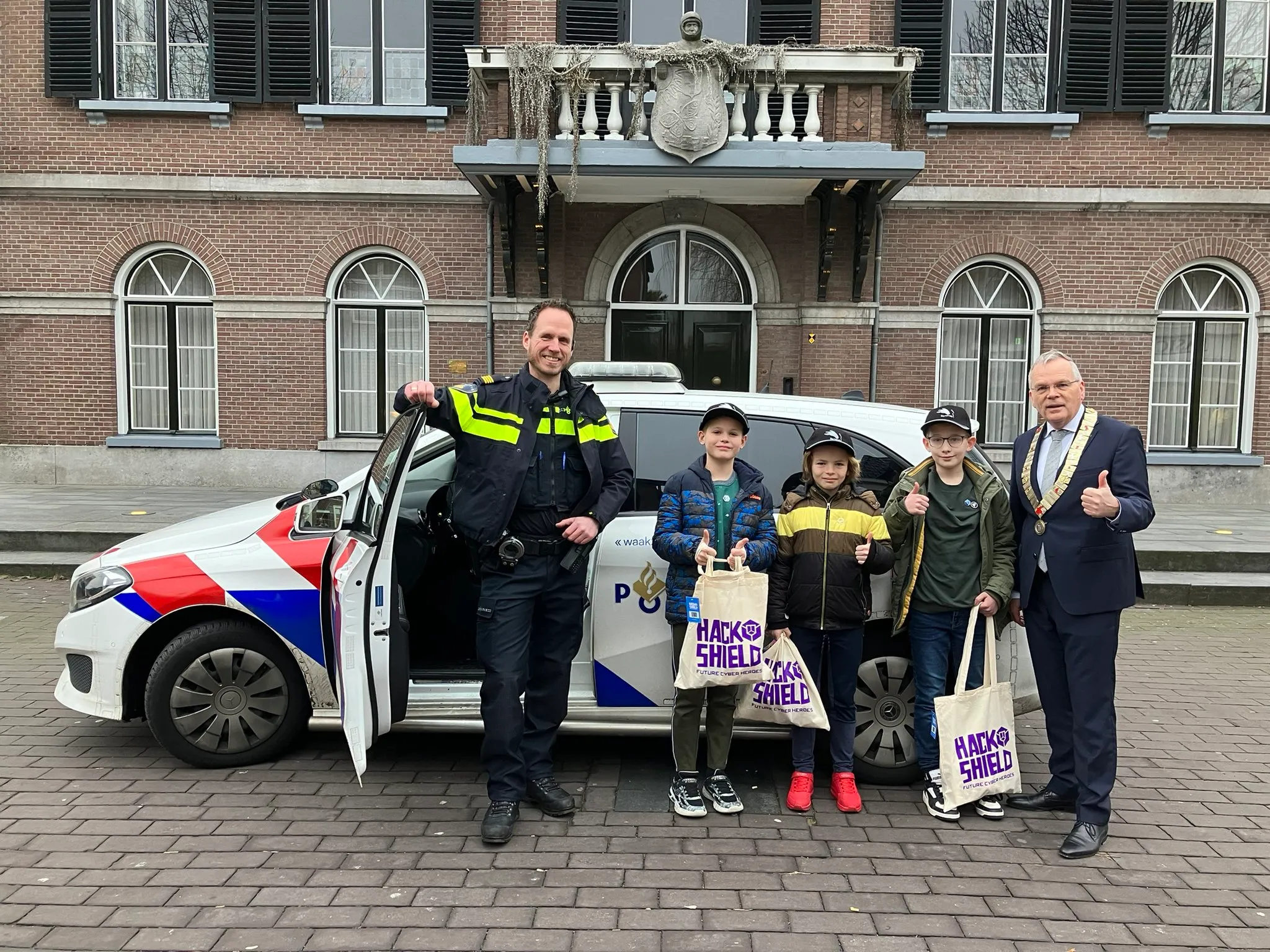 huldiging hackshield