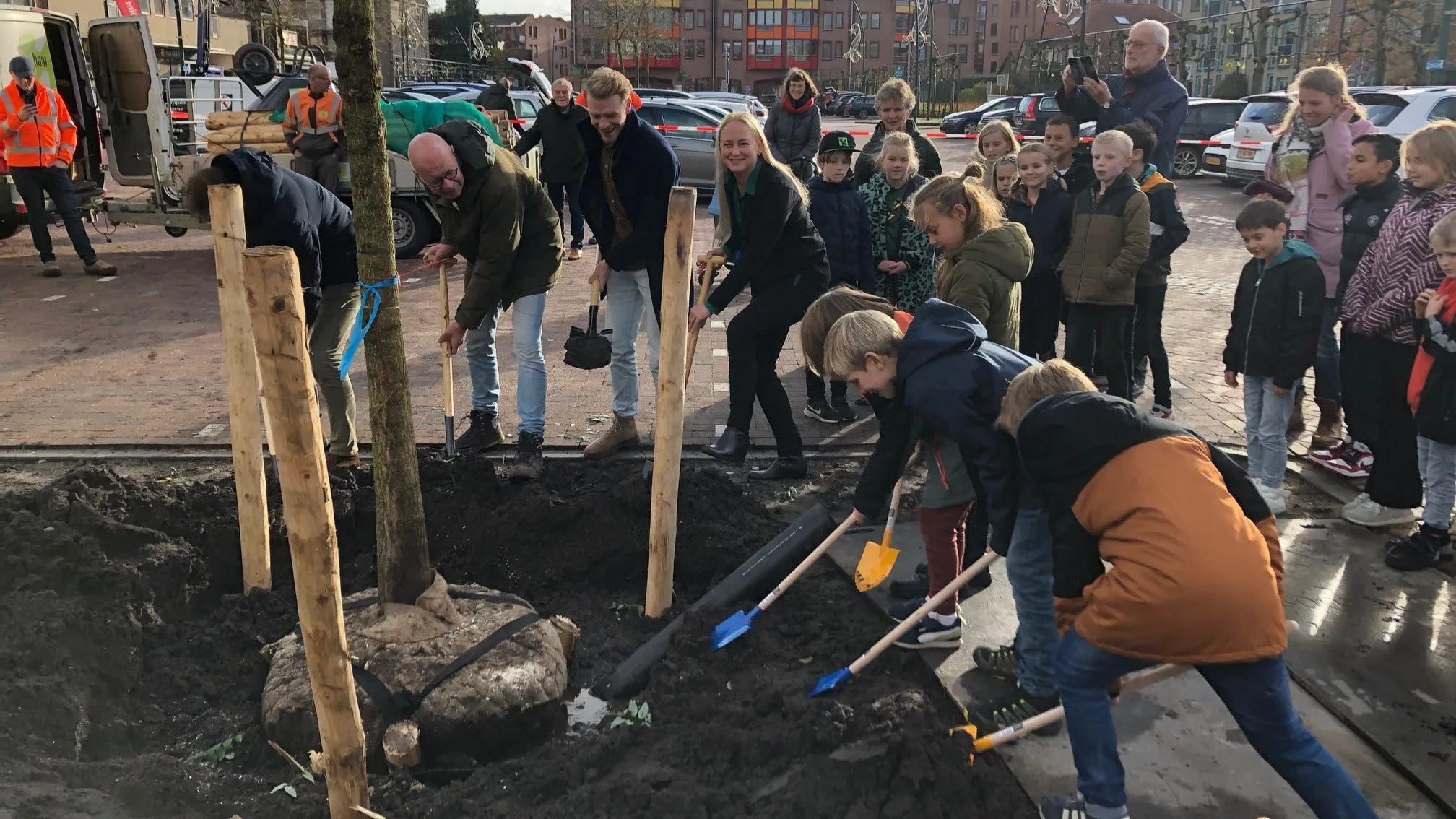 persbericht 23 071 eerste boom geplant in centrum barneveld foto 2