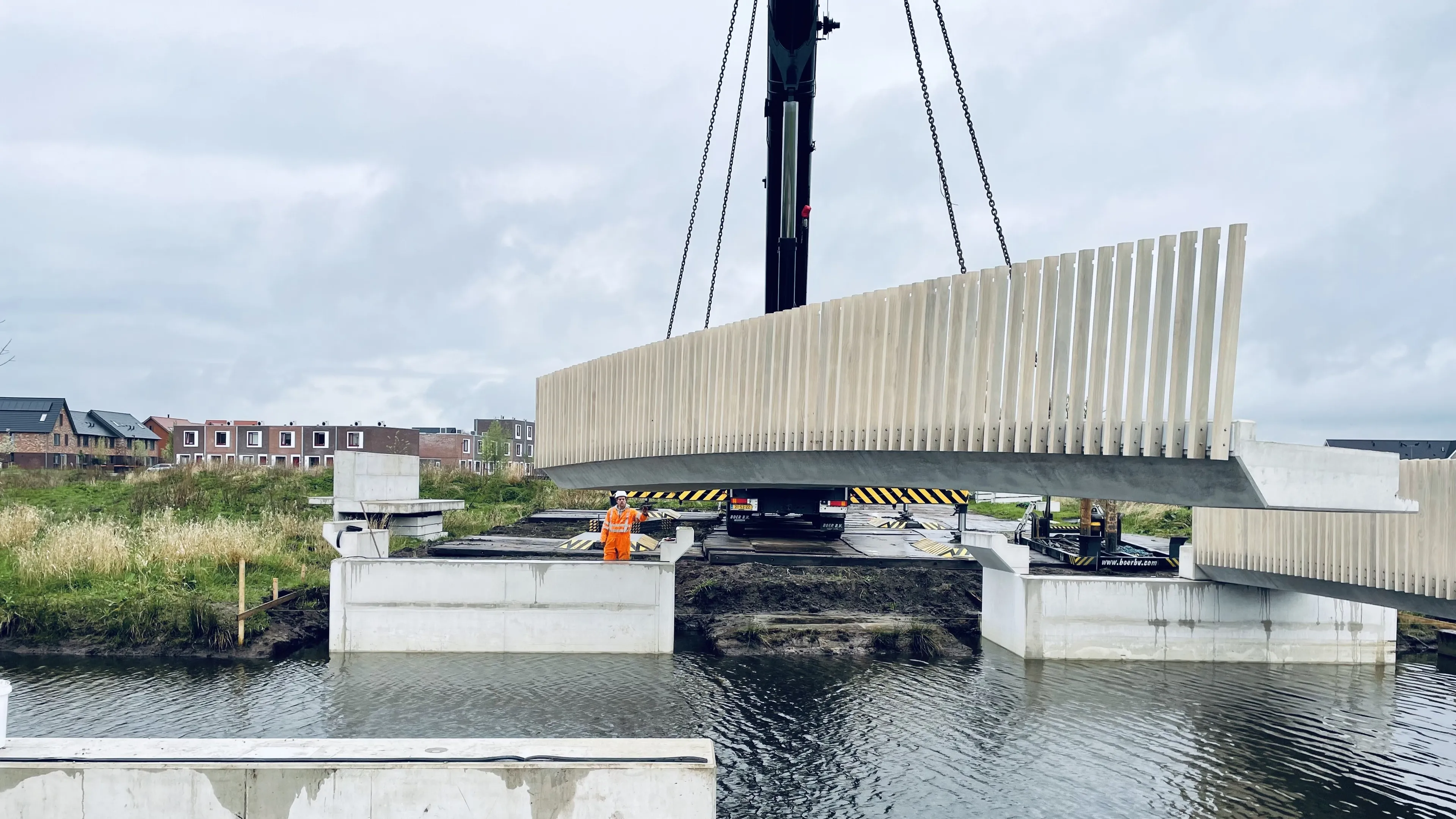 persbericht 24 018 plaatsing bruggen bloemendal3