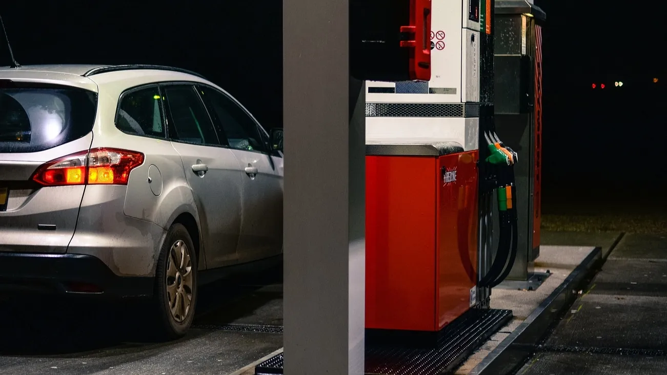 petrol g0337eb495 1920