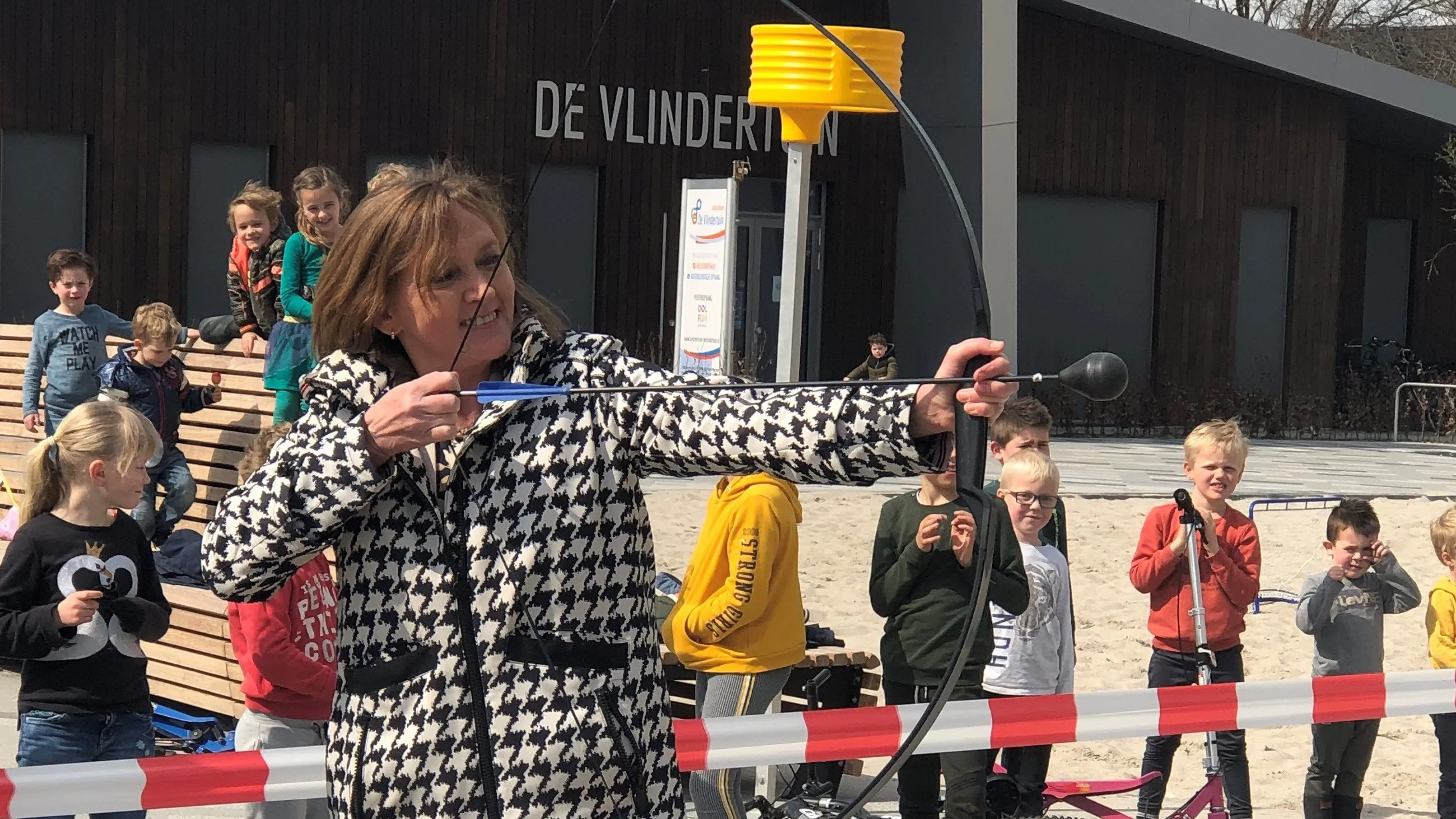 wethouder dorrestijn opent sport en spelkast voorthuizen