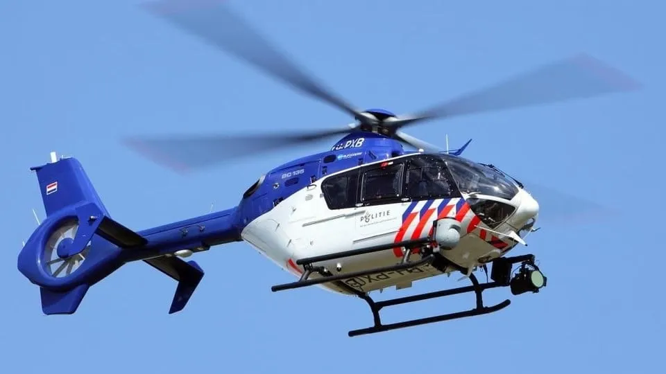 politie-helikopter-in-actie-ede