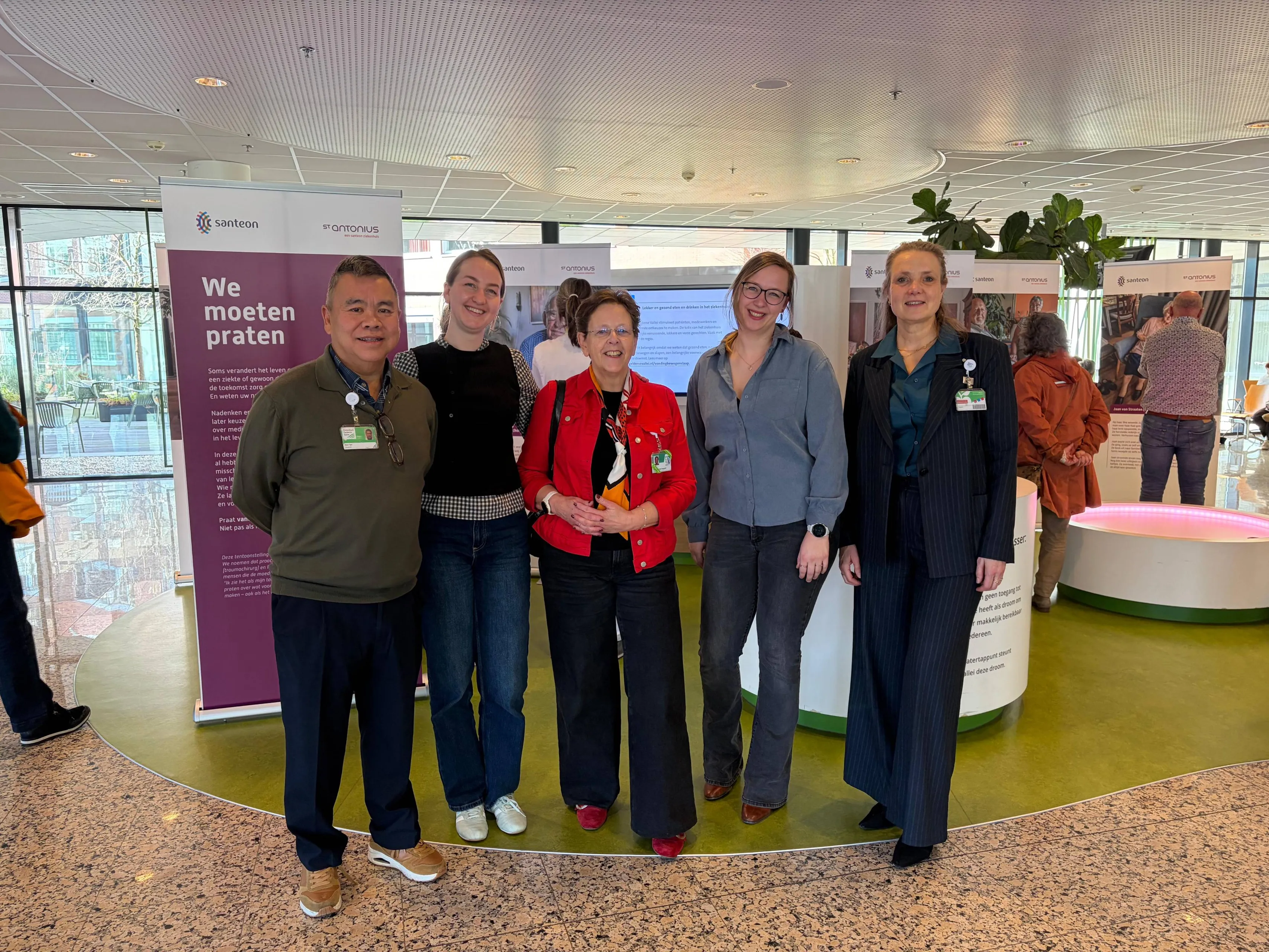 20260303 Fototentoonstelling 'We moeten praten' geopend (1)