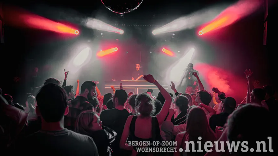 mbo intro feest in bergen op zoom gebouw t fotograaf sebastiaan pelgrim