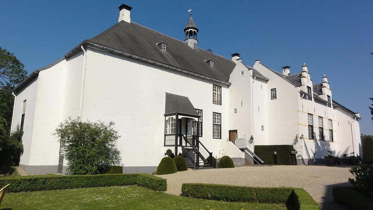 1280px ewijk rijksmonument 520284 slot doddendaal hoofdgebouw e1441532806581