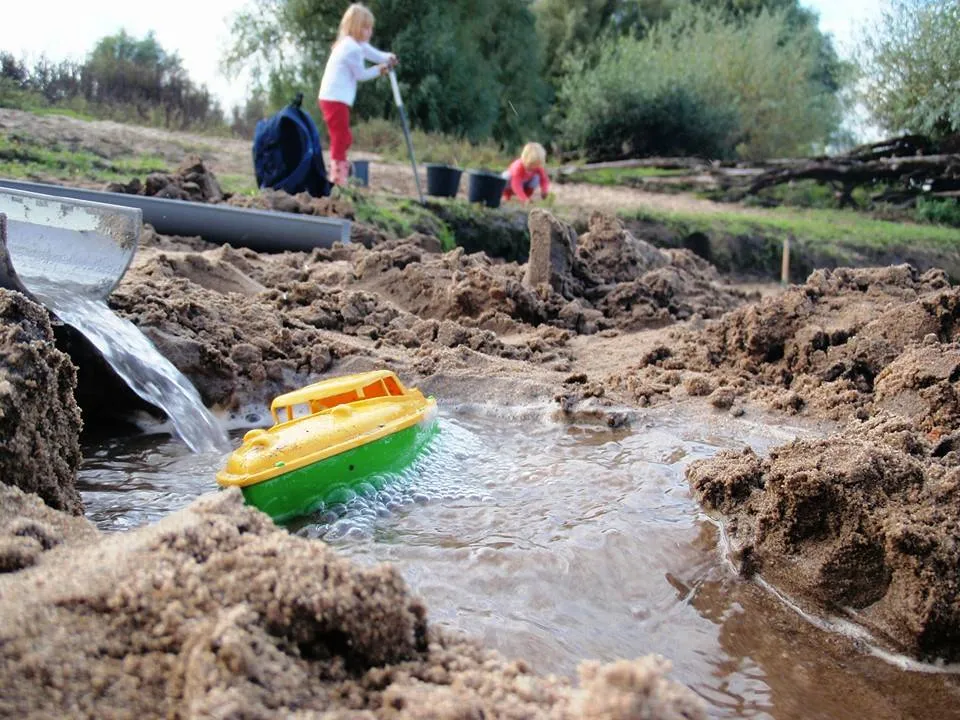 1549377 606327356117086 2067672817441999207 n