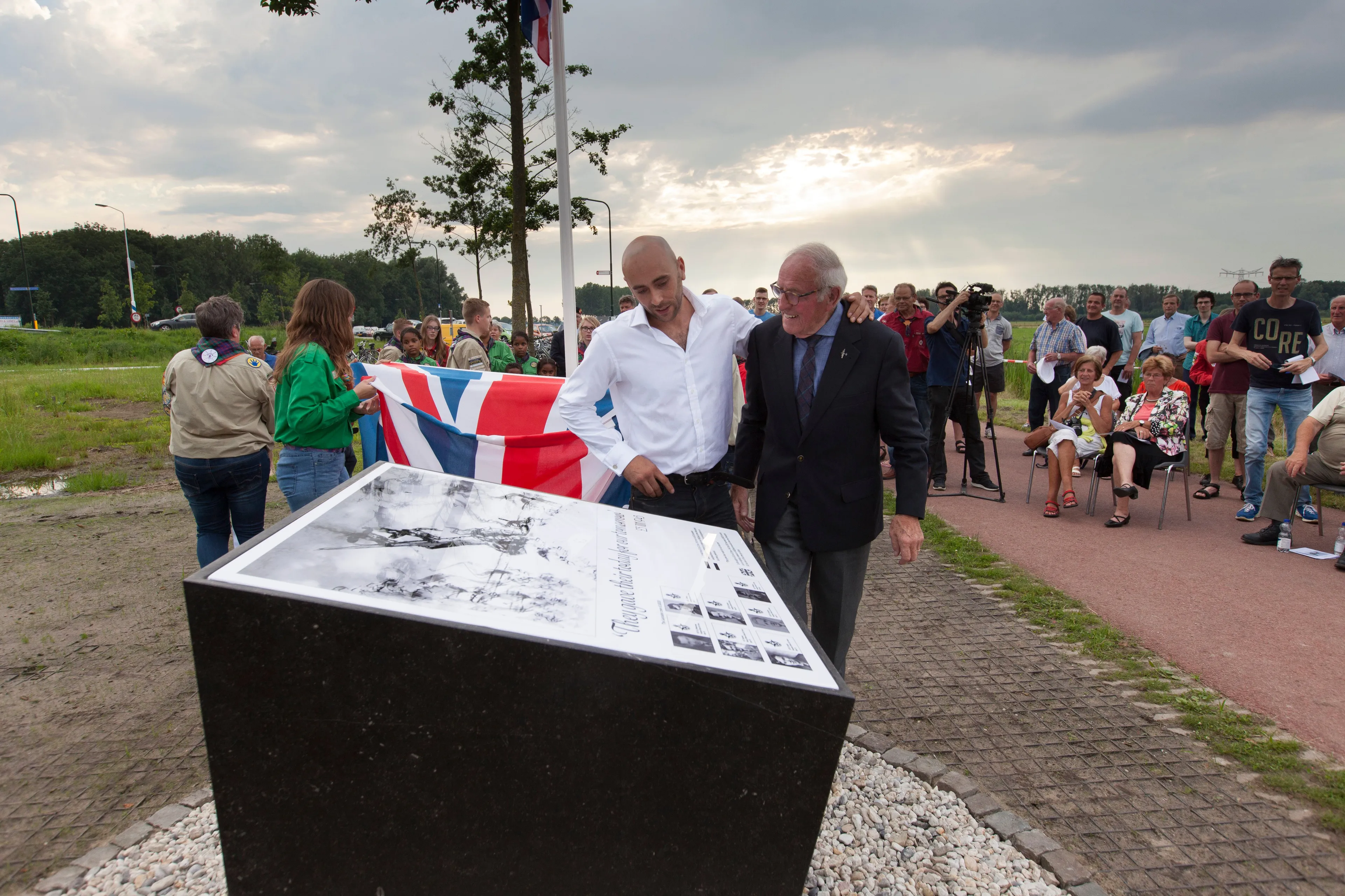 170712 onthulling monument lancaster 2016 fotograaf ger loeffen