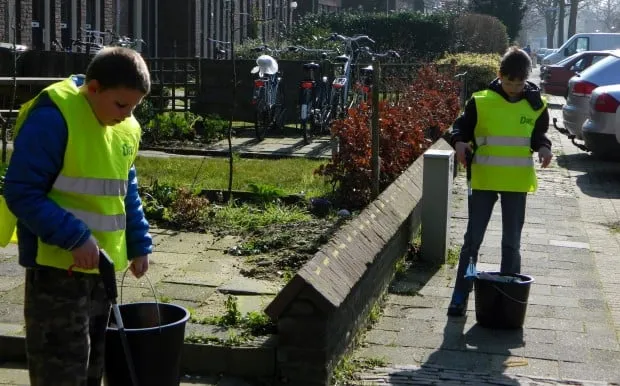 20150126 wijkhelden ruimen zwerfafval in eigen buurt op