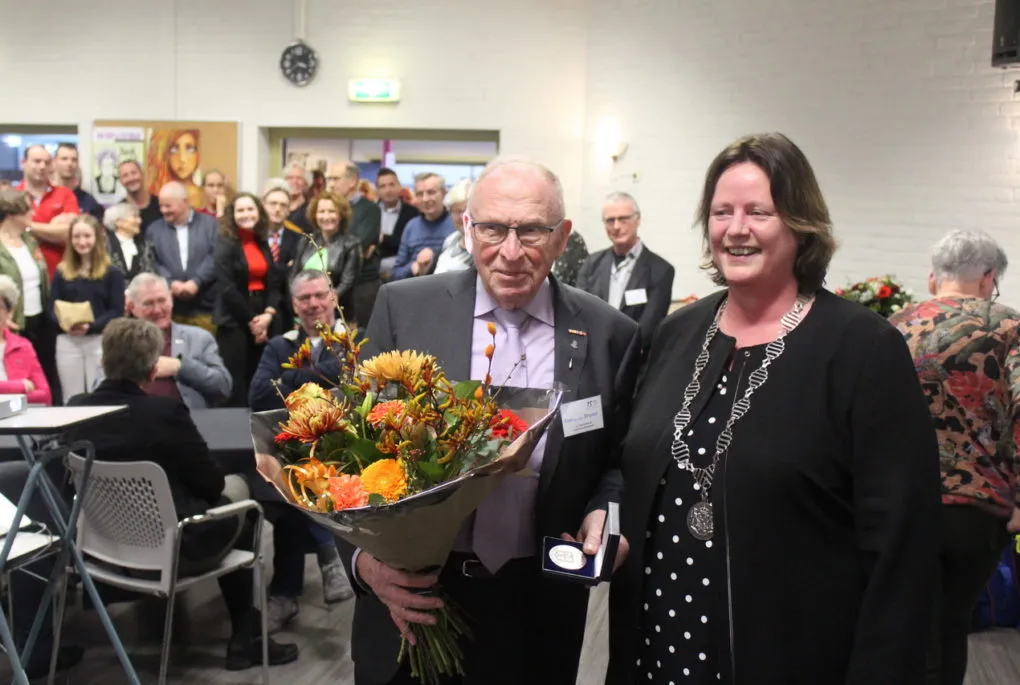20200118 onderscheiding ton van den brand 1020x685