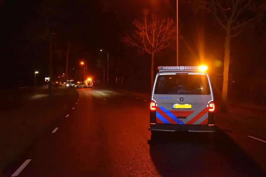 262586 bestuurder raakt macht over het stuur kwijt en ramt boom op van heemstraweg in beuningen dsc 1759