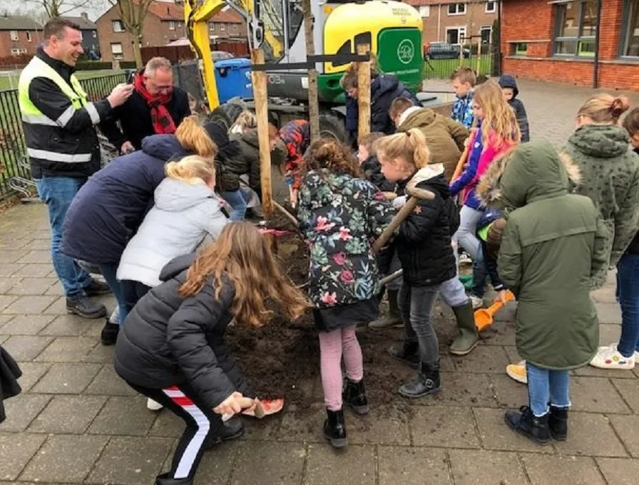 53664119 2000341276687755 3259249899803246592 n