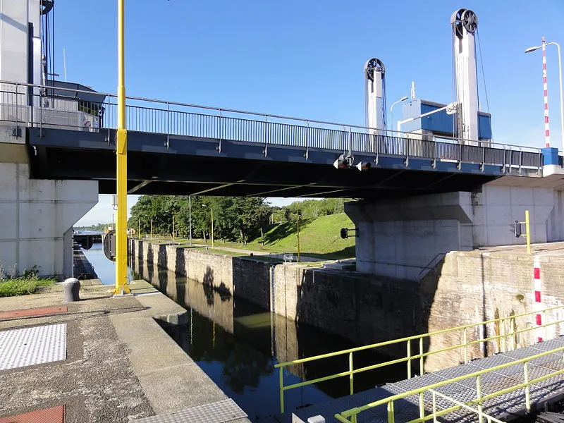 800px nijmegen rijksmonument 523034 brug en sluis weurt