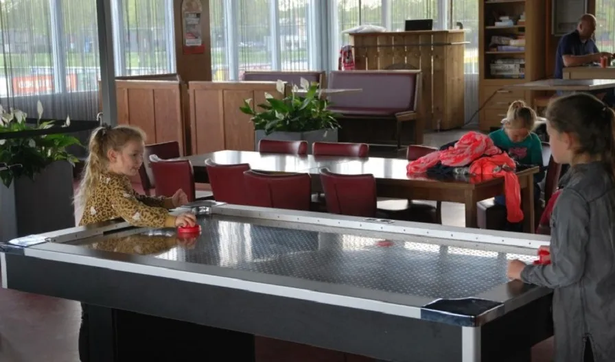 airhockeytafel voor beuningse boys
