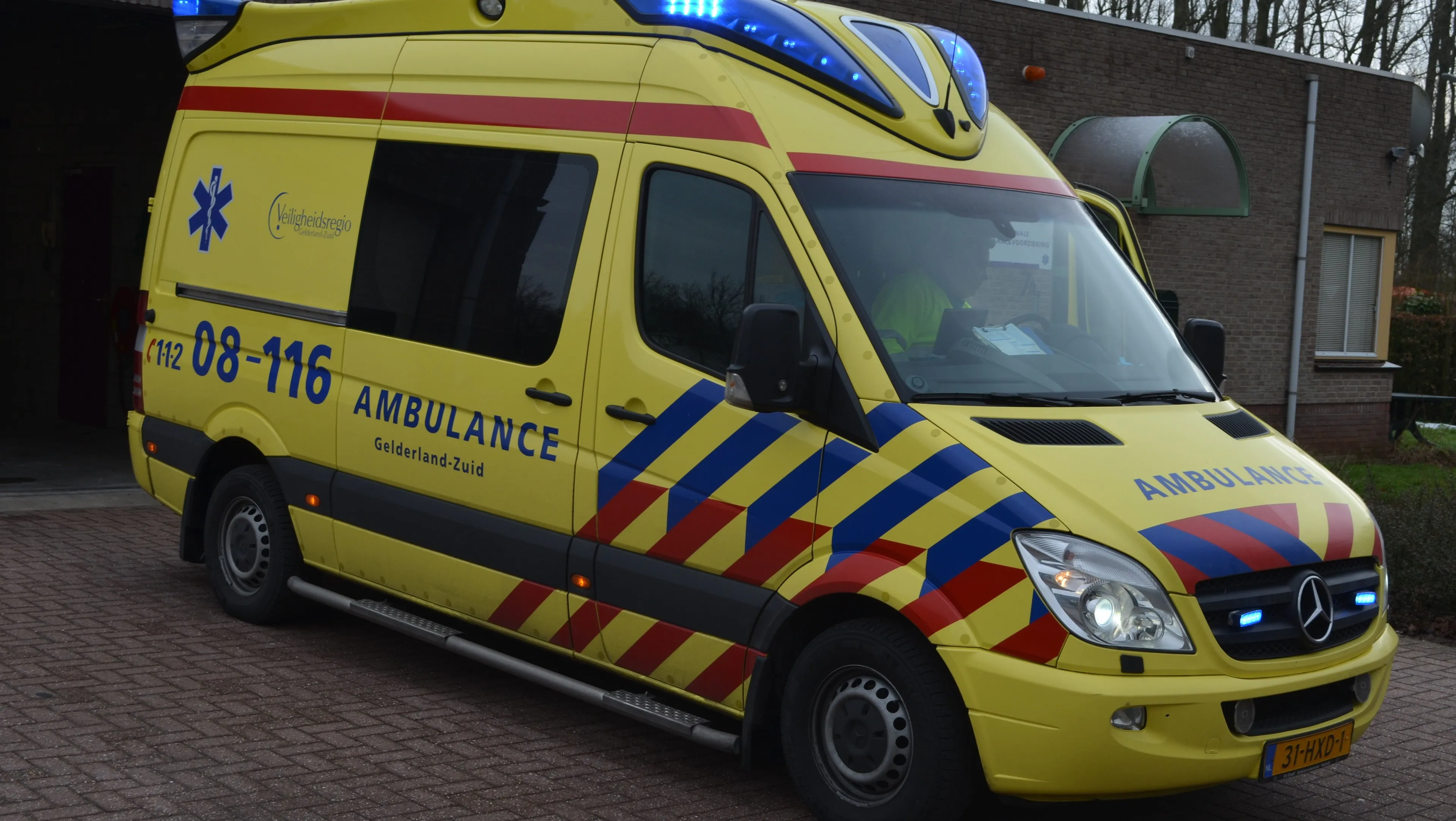 ambulance 08116 e1446496810995