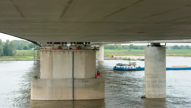 azfrlisaa5lr6zu46s17wzf1i rws vijzelen waalbrug
