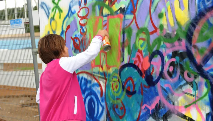 bunte wnde vom graffiti workshop 6158736087 715x408