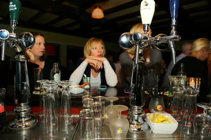 czypq1jnpouwxc61mqk4gwifi cafedezaak