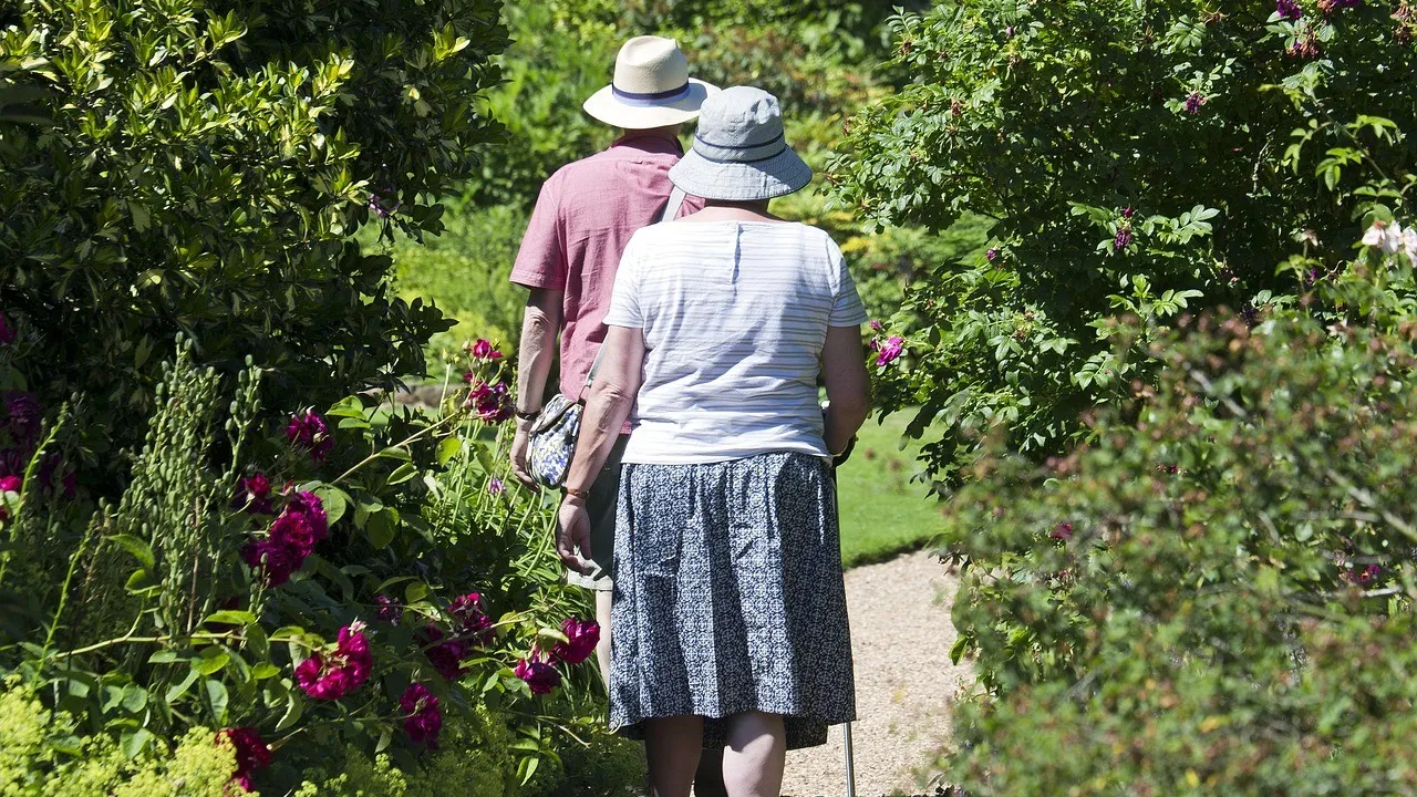 elderly couple 829305 1920 e1444909230151