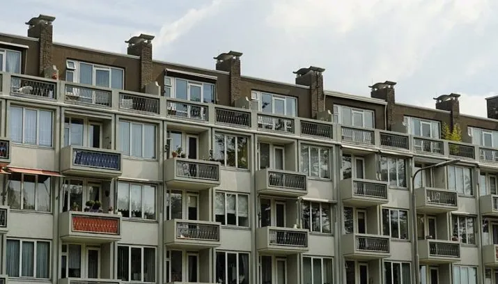 flat technau serg wikimedia 715x408