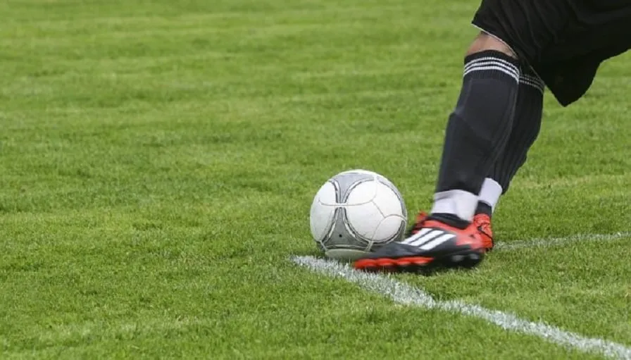 football 452569 896 511