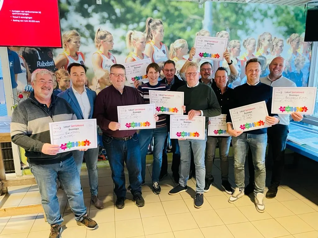 foto uitreiking duurzaamheidscheques