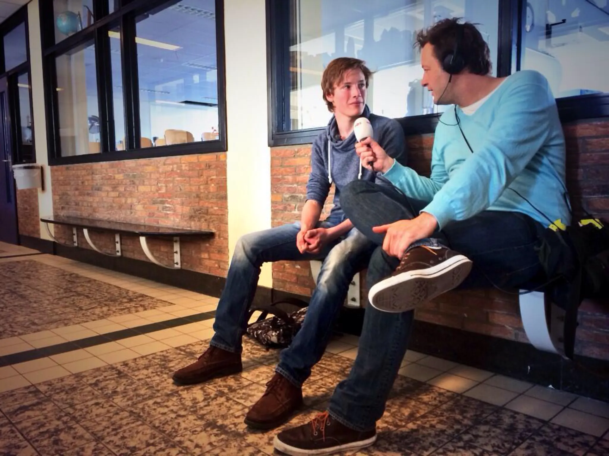 g9rsnyj8b4pqukzld6dvzulz1 dirk winnemuller tijdens interview voor 3fm