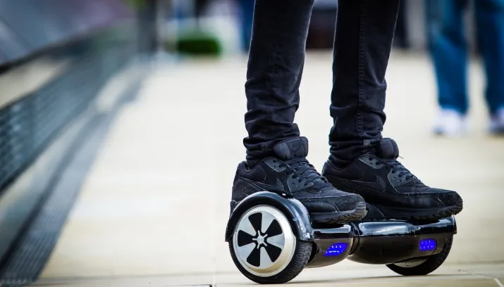 hover 715x408