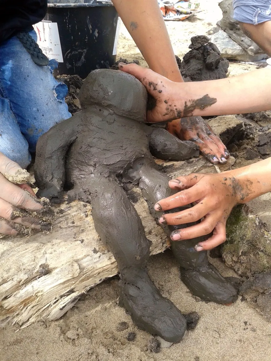 icbag7lnapzv44zote6u9es2s fotodijkm2014 07 09kleienaandewaal