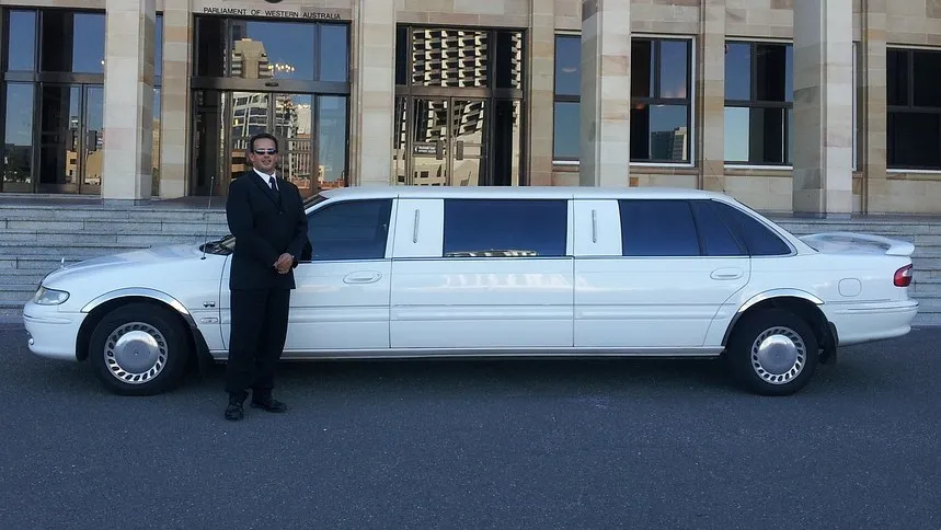 limousine 601462 960 720 e1464467372370