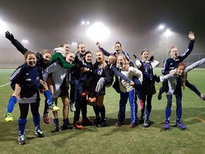 mhcb mc5 pakt vijfde overwinning op rij