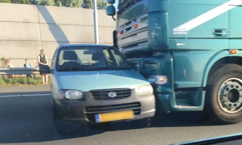 ongevalvrachtwagenautoa50