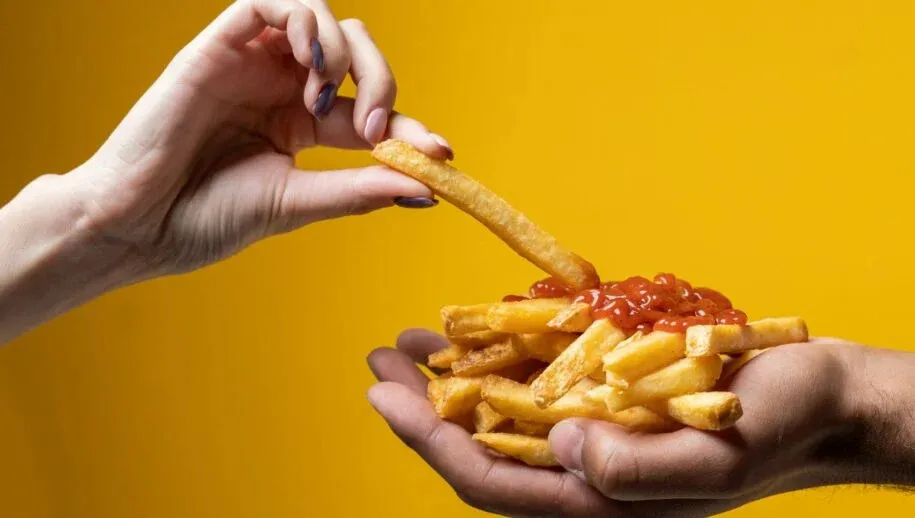 pexels cottonbro studio 4676401 scaled e1686651639566 915x518 1