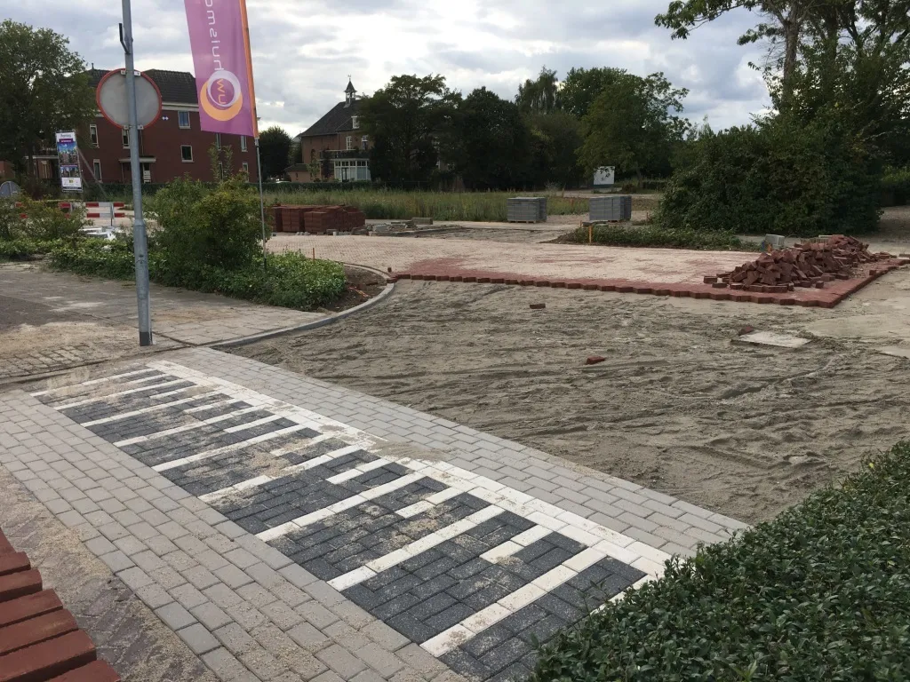 plateau schoolstraat in aanleg gezien vanuit de klaproosstraat