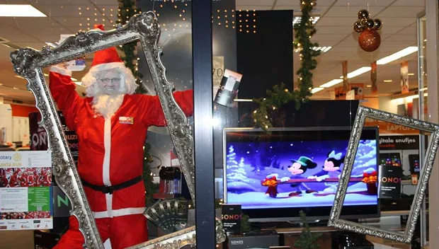 qvq0aa3dvz5k4ntssi4rtms2h expert santarun etalagewedstrijd