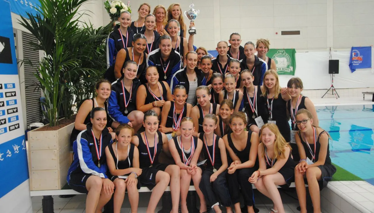 r2sbno3kv5p7hpdfulkewpmqw afbeelding 1 cadans