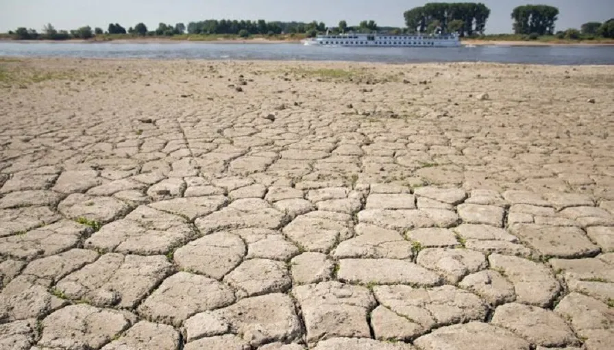 rijn bij lobith stond nog nooit zo laag