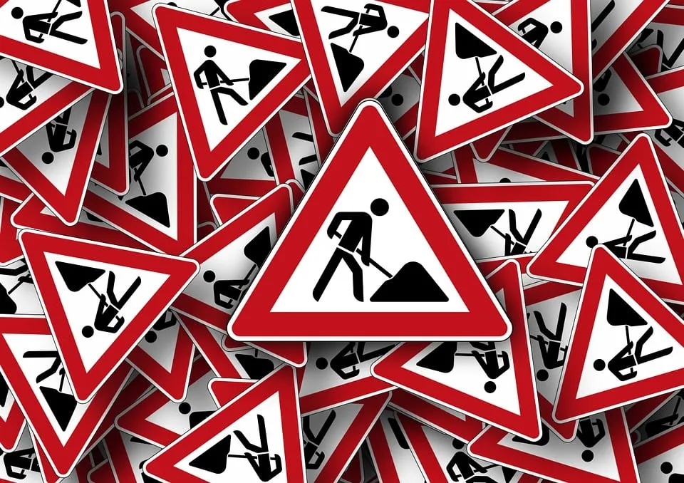 road sign 663360 960 720