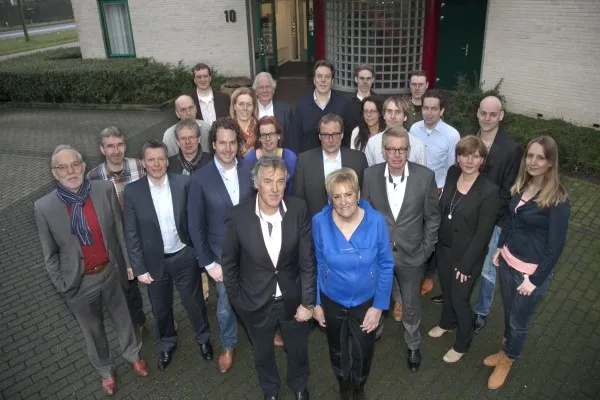 s642r0sj2wxb027dpbiyijz2n fotomedewerkers