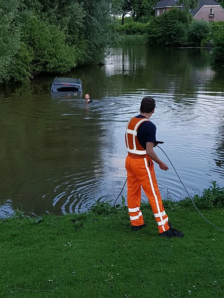 scooter rijdt door na aanrijding politie zoekt getuigen