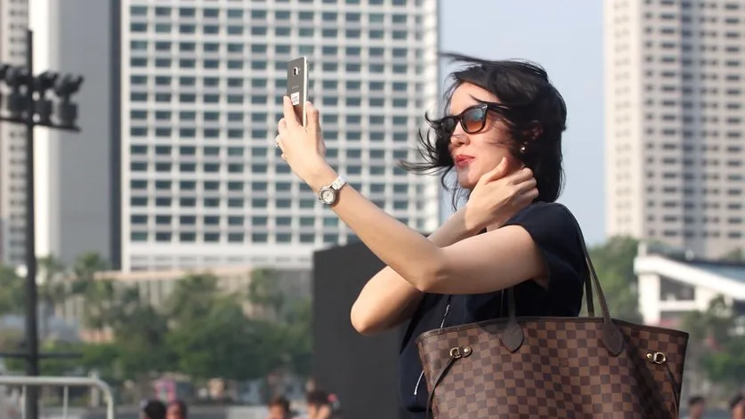 selfie 1022967 960 720 e1457397177994