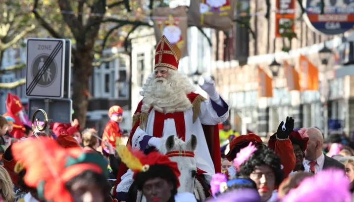 sinterklaas hq wikimediaorg sander van der wel cc by sa 20 715x408