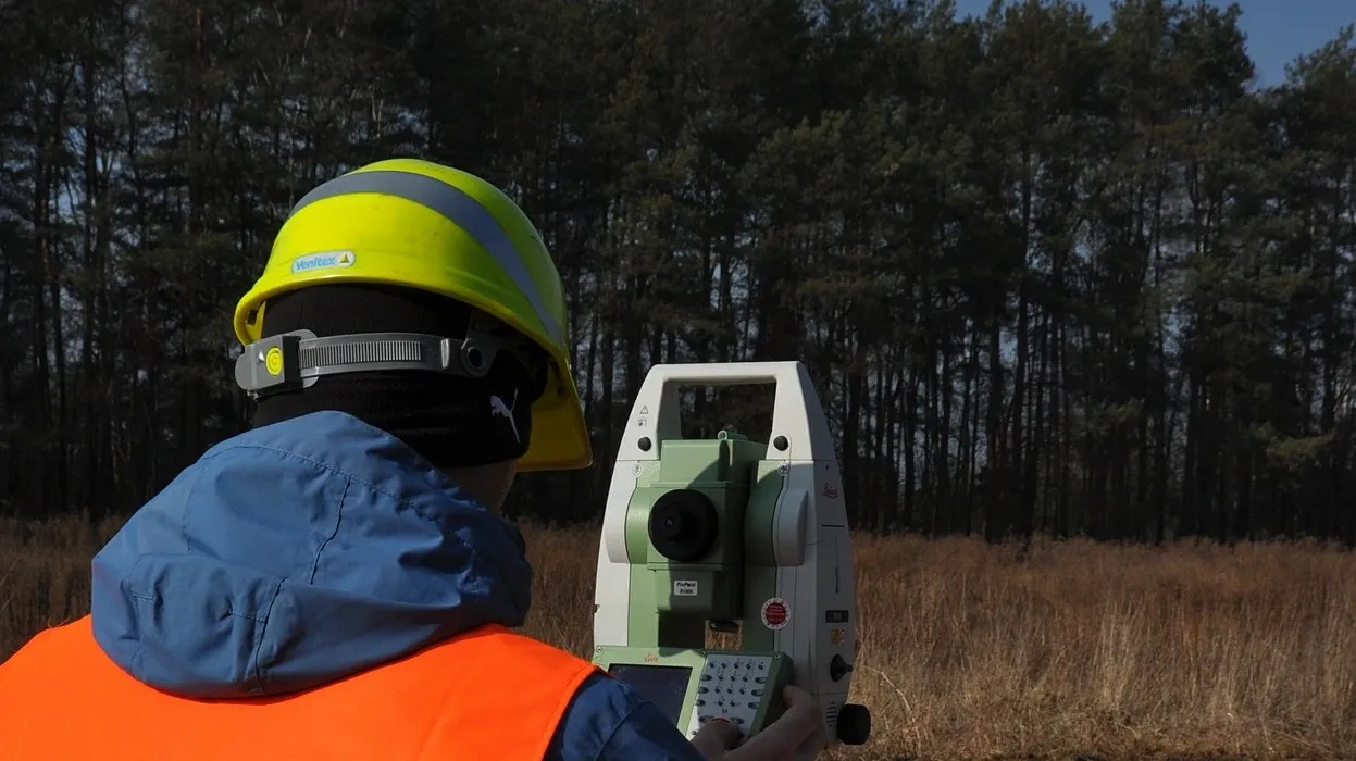 surveyor 585462 1920 e1462410591570